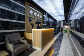 Atm Suit Otel